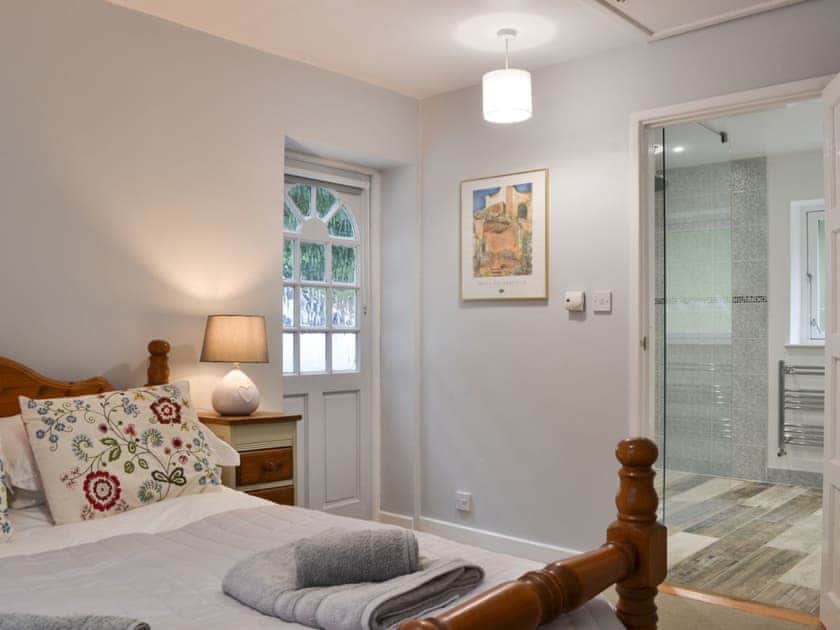 Double bedroom with en-suite | Burrills View, Horderley, near Craven Arms