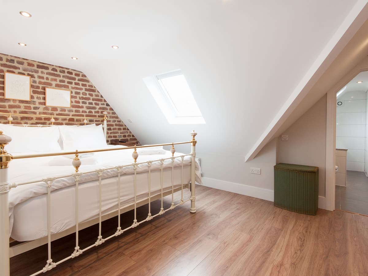 Bank Apartment 2