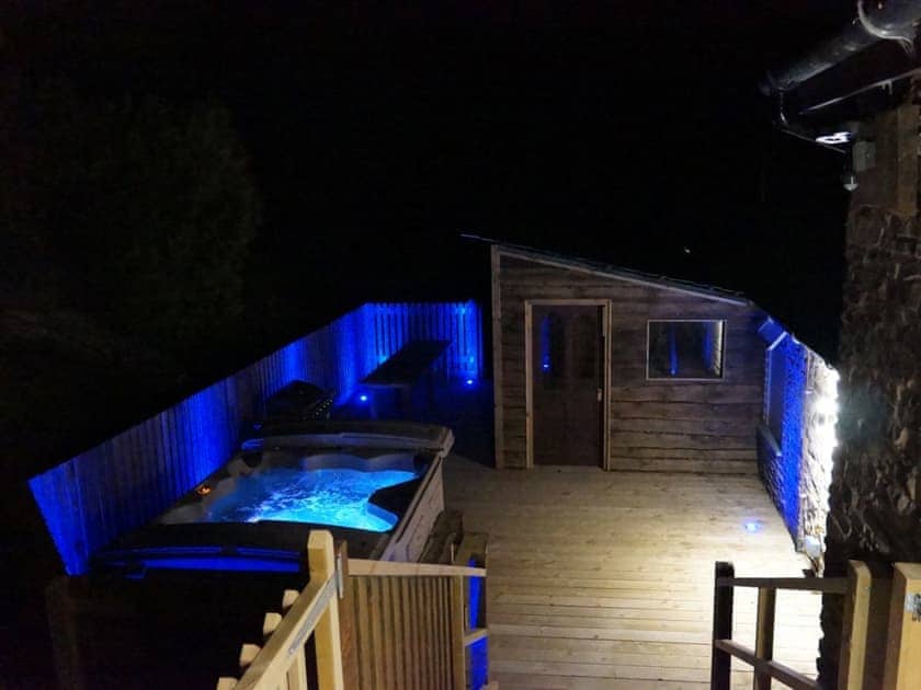 Hot Tub at night | Burrills View, Horderley, near Craven Arms