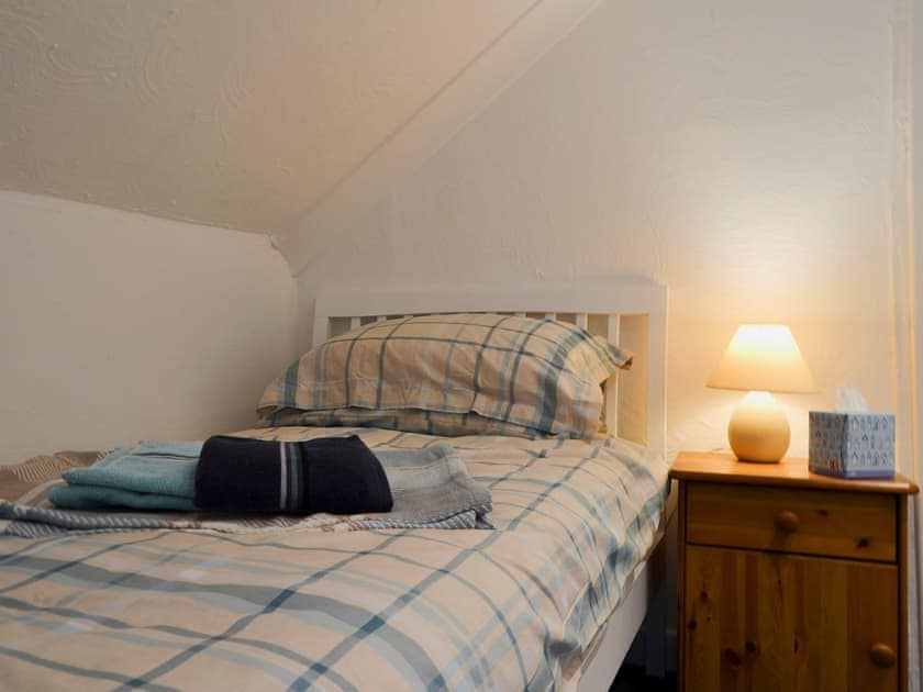 Single bedroom | Horseshoe Cottage, Porchfield, near Cowes