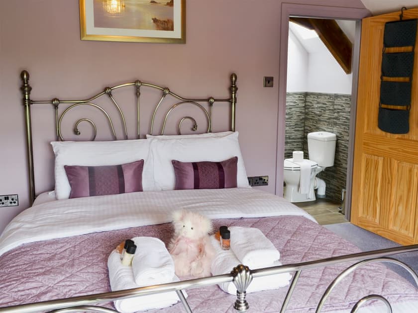 Comfortable bedroom with kingsize bed and en-suite shower room  | The Old Classroom, St Neot, near Liskeard