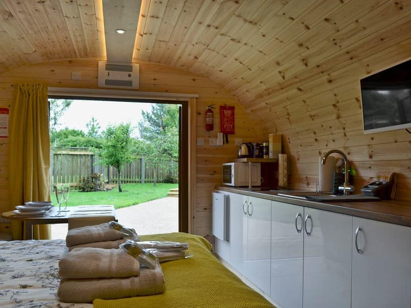 Beautifully presented open plan living space | The Honeypot, The Hive - Honeybee Holiday Homes, Skipsea, near Hornsea