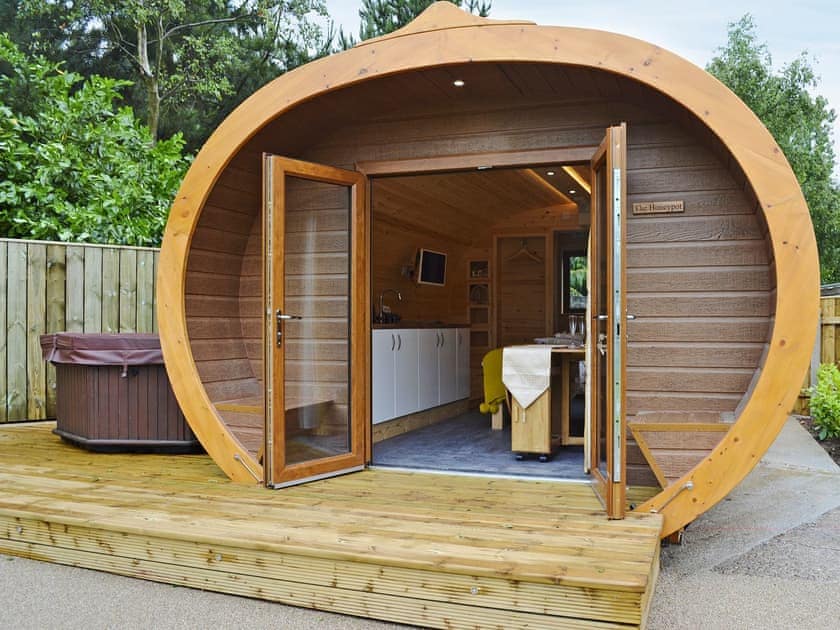Unique, contemporary pod | The Honeypot - Honeybee Holiday Homes, Skipsea, near Hornsea