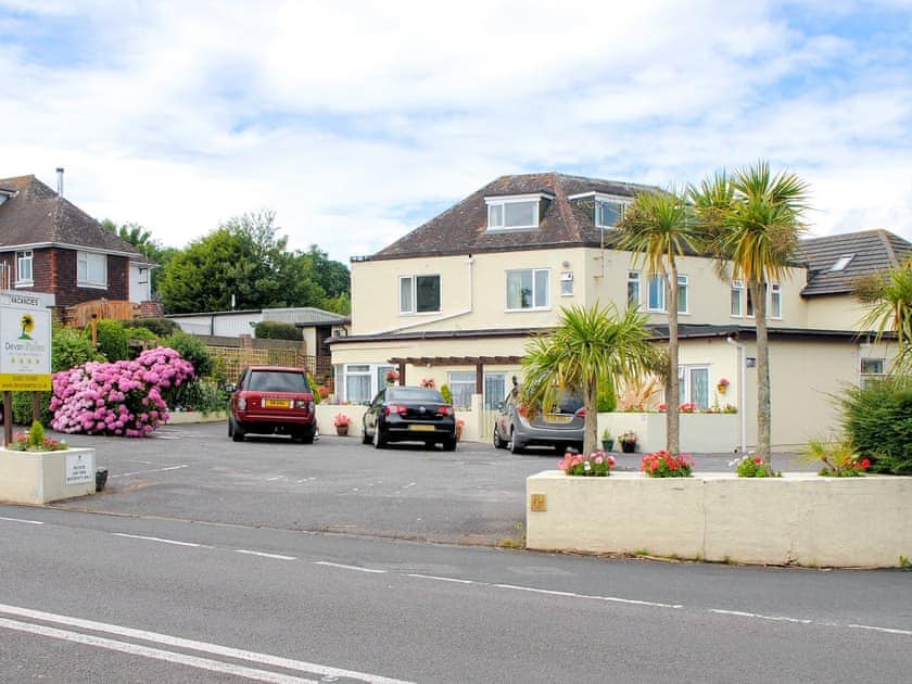 Complex of terraced apartments is an ideal holiday base | Devon , Maidencombe, n