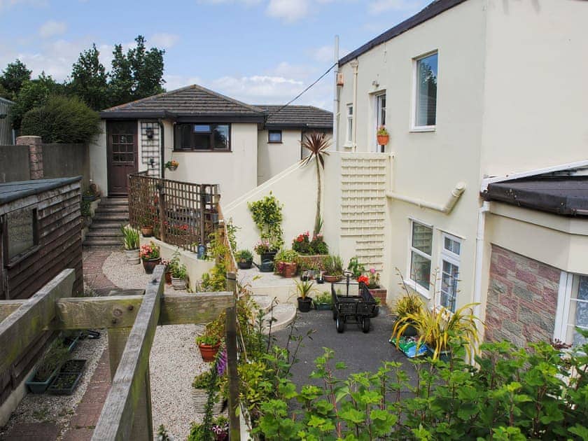 Complex of terraced apartments is an ideal holiday base | Devon, Maidencombe,
