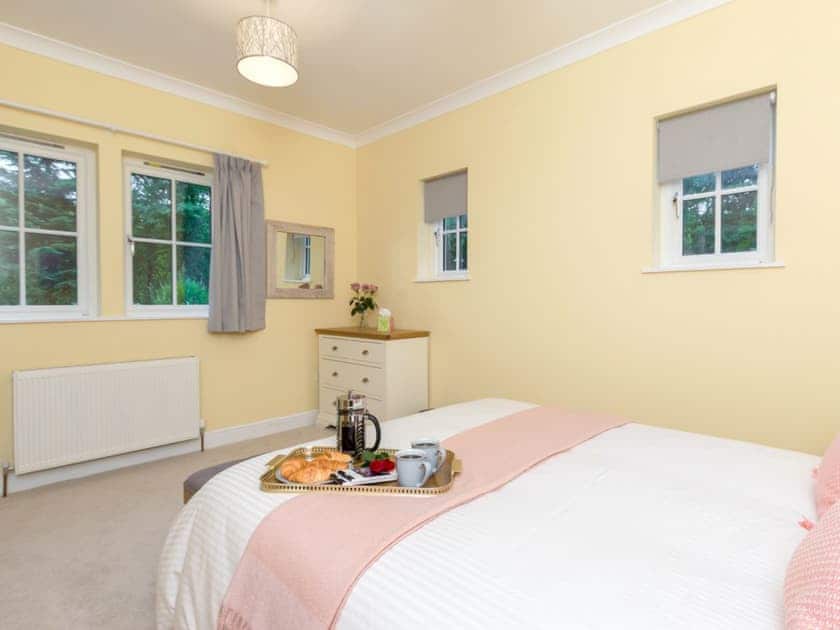 Spacious, comfortable double bedroom | Grace’s Cottage - Invertrossachs Estate Cottages, Invertrossachs, near Callander