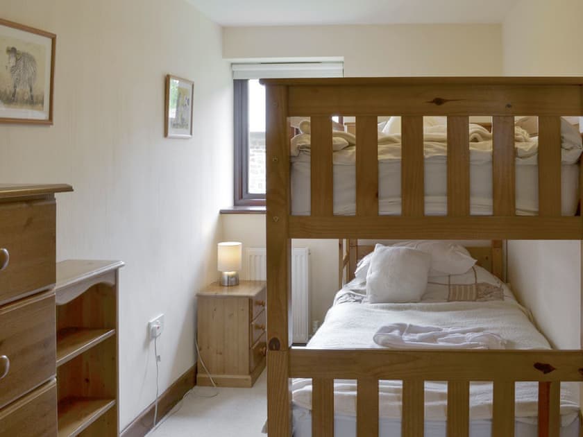 Good-sized bunk bedroom | Homeleigh Barn - Burracott Farm, Poundstock, Bude