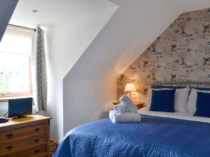 Comfy double bedroom | Coire Cas - Allt Mor Cottages, Aviemore