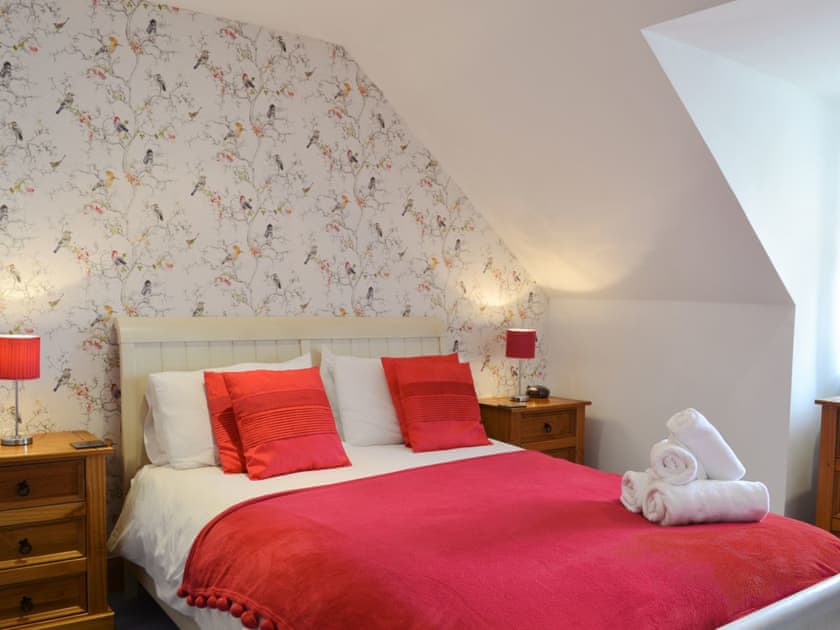 Comfortable double bedroom | Coire Cas - Allt Mor Cottages, Aviemore