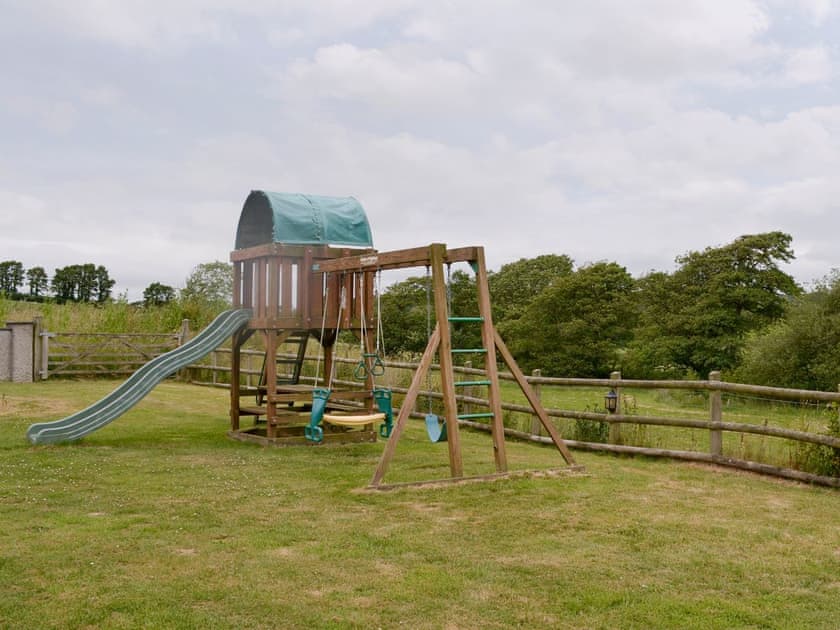 Children’s recreation area | Homeleigh Barn, Cider Barn, Millers Rest - Burracott Farm, Poundstock, Bude