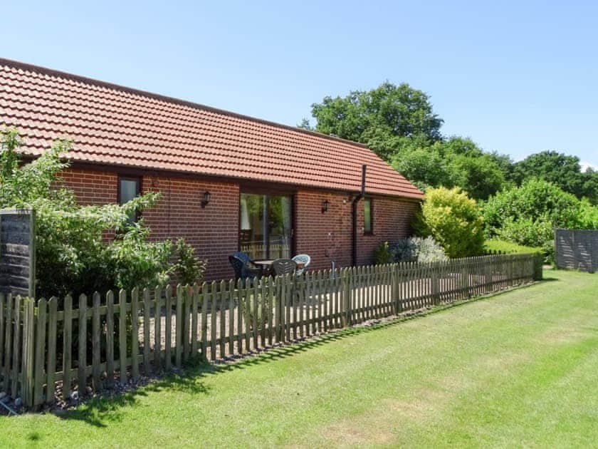 Lovingly renovated detached holiday barn  | Meadow View, Leiston, near Aldeburgh