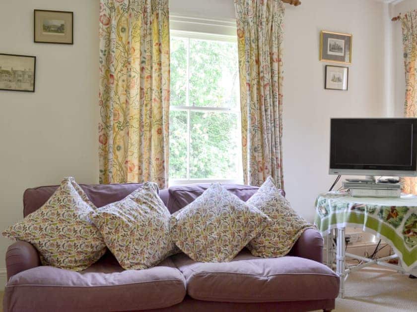 Comfortable sitting room | Sunnybank, Newton St Margarets