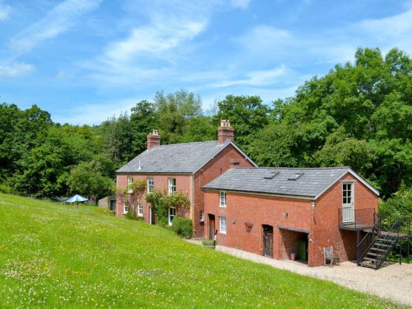 Charming holiday property in lovely setting | Sunnybank, Newton St Margarets