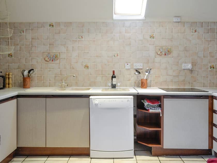 Well-equipped fitted kitchen | Rowan Tree Cottage, Glenisla