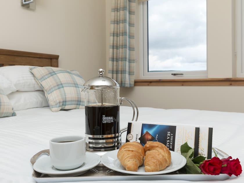 Beautifully presented double bedroom with en-suite bathroom | Springbank, Upper Edinbane, near Portree