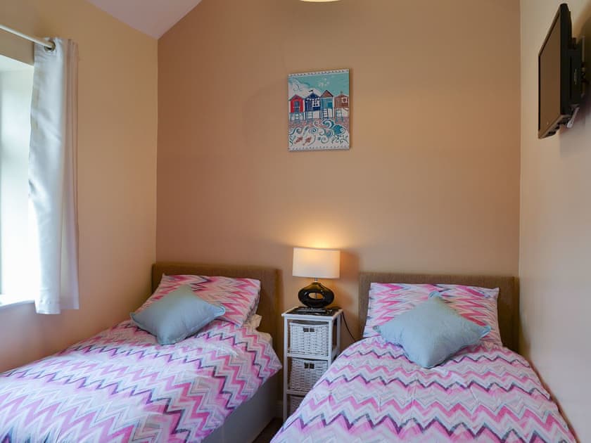 Cosy twin bedded room | Freya Cottage & Christine CottageFreya Cottage, Flamborough