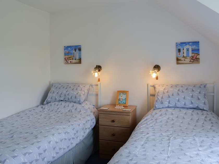 Charming twin bedded room | Dragonfly Cottage - West End Farm Cottages, Brompton by Sawdon