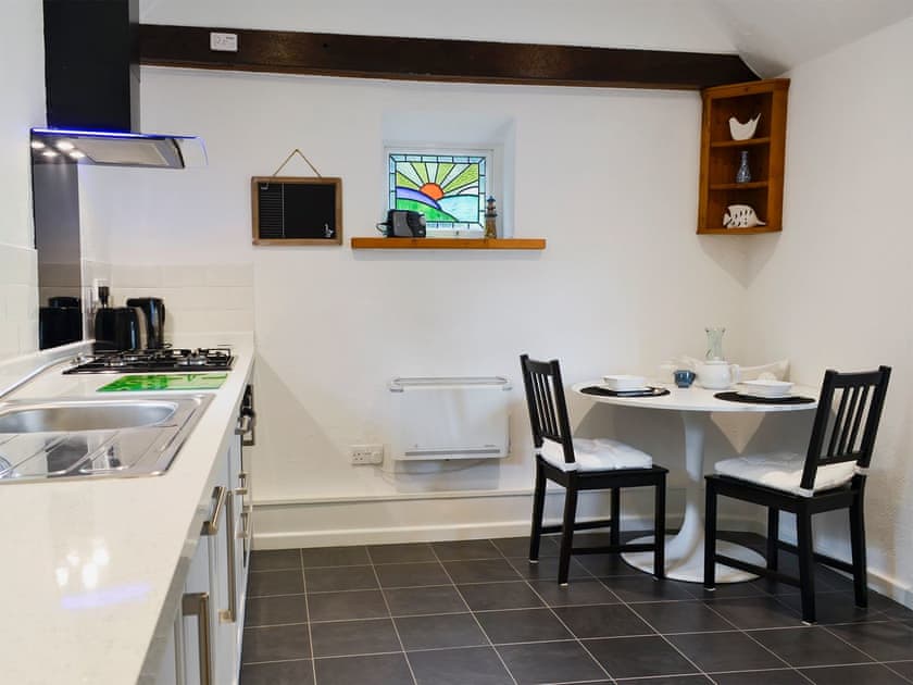 Kitchen and dining area | Oak Apple Cottage, Upottery, near Honiton