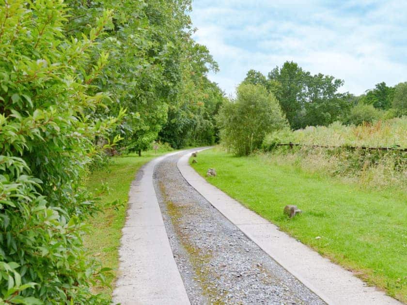 Driveway leading to the property | Virginia Cottage, Fig Cottage, Wisteria Cottage - East Dunley Cottages, Bovey Tracey