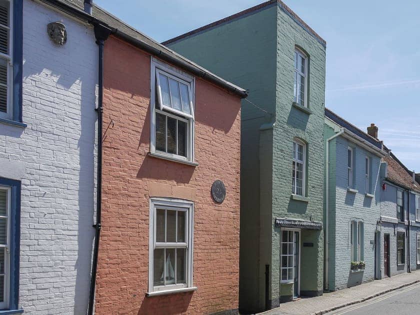 Quirky three-storey holiday cottage (green property) | Bosun’s Locker, Lymington