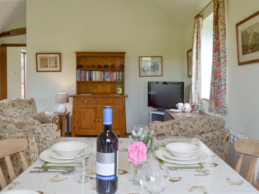 Stylish dining area | Chessons FarmStable Cottage, Wadhurst, near Tunbridge Wells