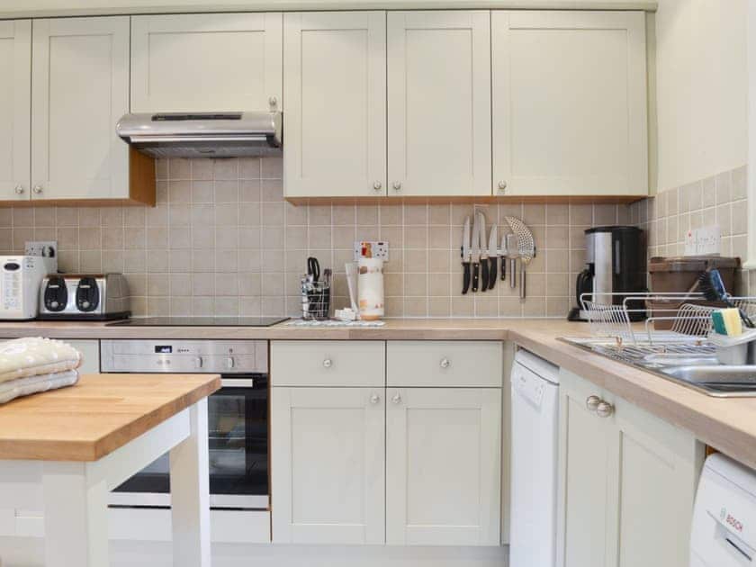 Modern fitted kitchen | Laundry Cottage - Thorpe Hall Cottages, Rudston, near Bridlington