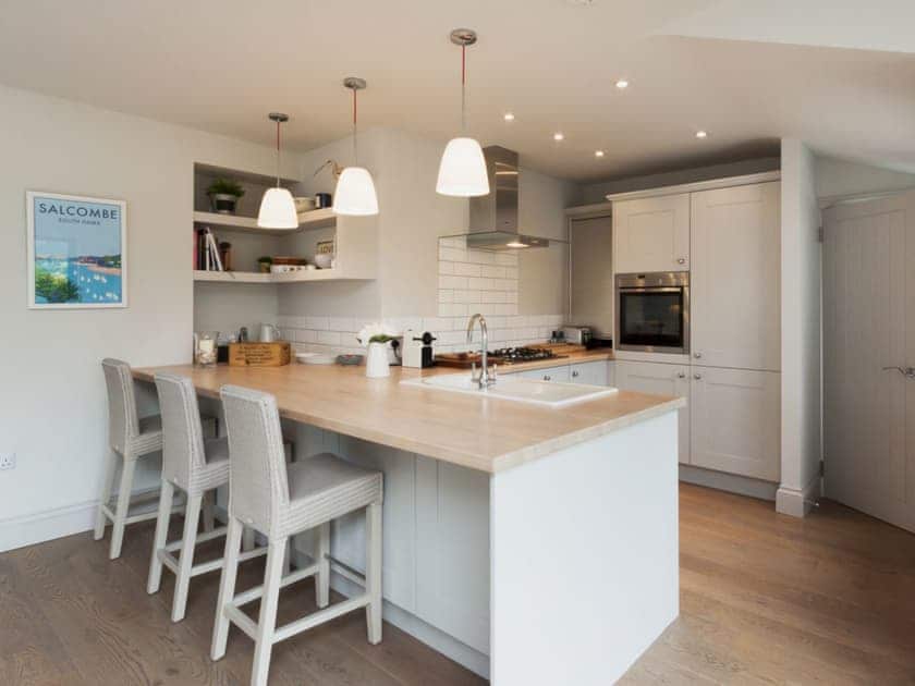 Well-equipped kitchen area | Weald, Salcombe