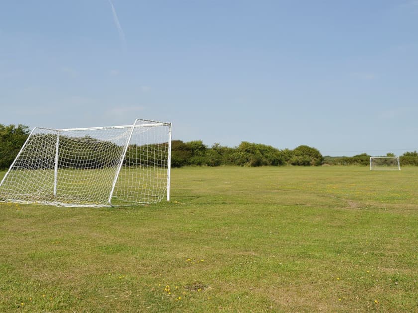 Extensive well-maintained grounds | Brambles Kip, Freshwater