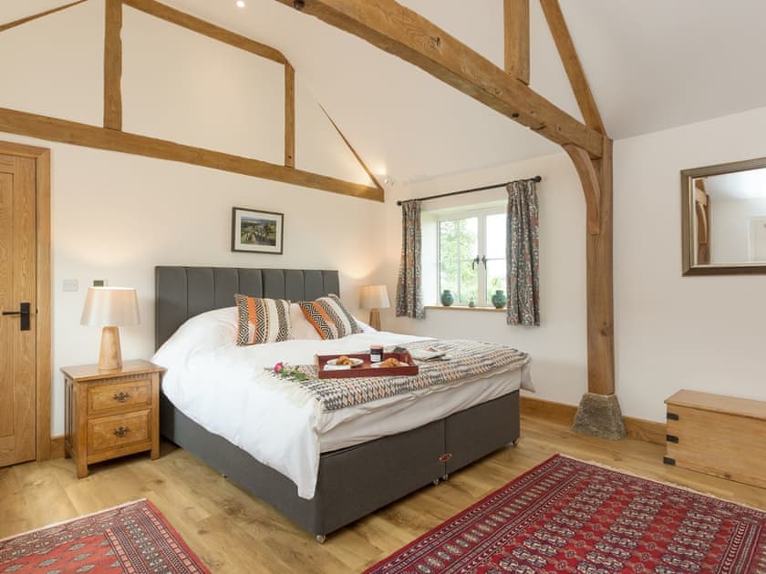 Spacious and comfortable bedroom | The Calf Shed - Wood Street Farm, Royal Wootton Bassett