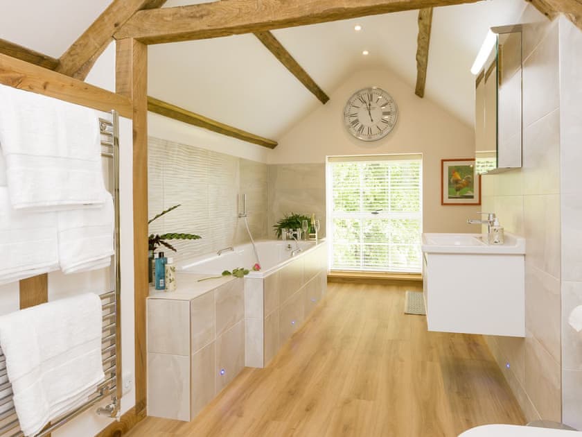 Luxurious bathroom with bath and walk-in shower | The Calf Shed - Wood Street Farm, Royal Wootton Bassett