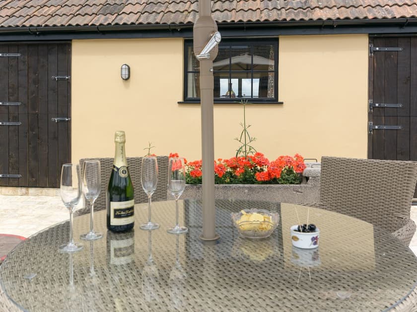 Sitting out area | The Calf Shed - Wood Street Farm, Royal Wootton Bassett