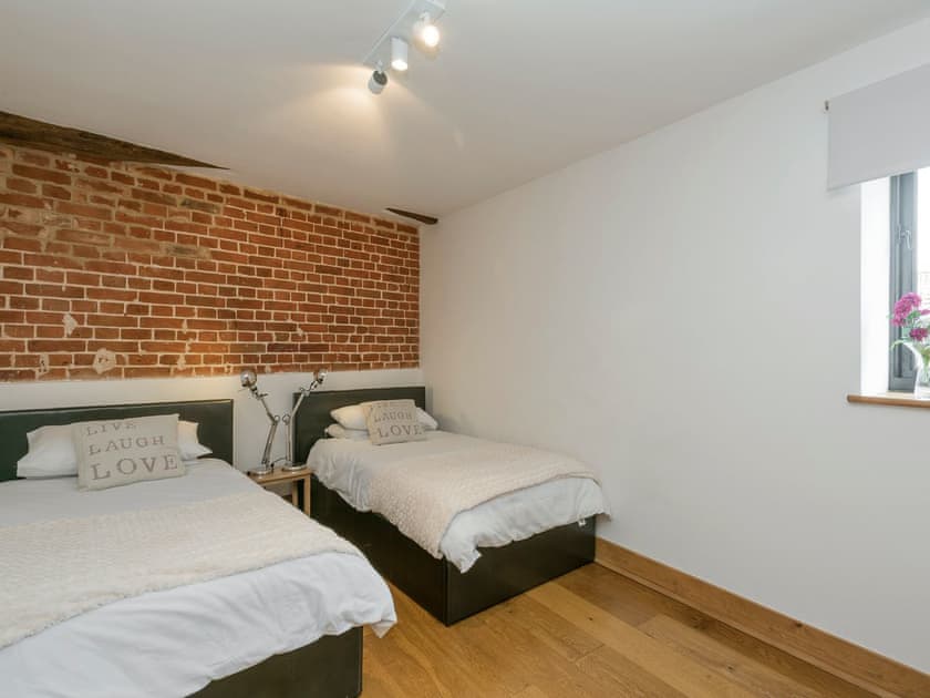 Good-sized twin bedroom | Summer House Stables, Catfield, near Stalham