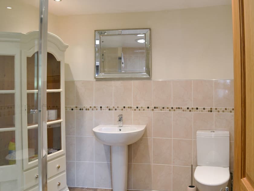 Showe room | Boothby Cottage - Beck View and Boothby Cottage, Welton-le-Marsh, near Spilsby