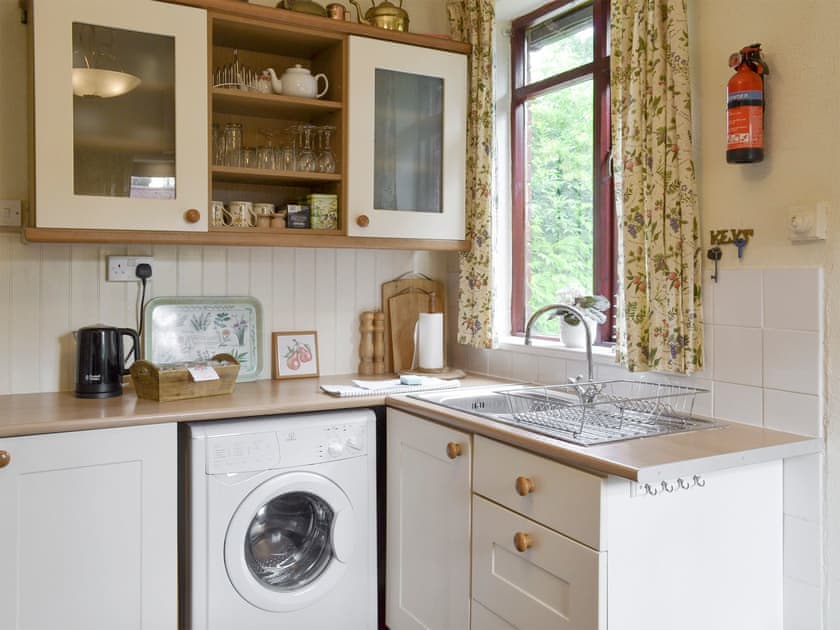 Well-equipped kitchen | Peasholm, Thornton le Dale, near Pickering