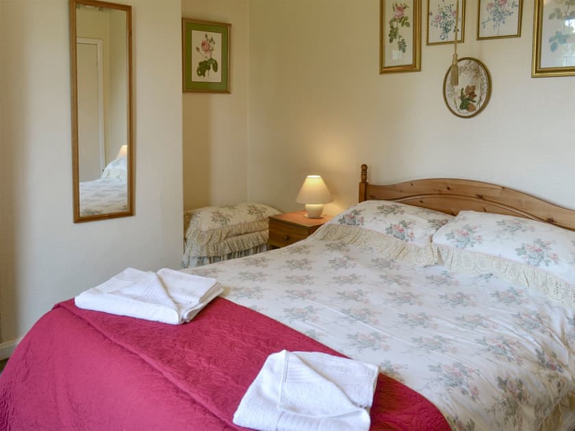 Relaxing double bedroom | Peasholm, Thornton le Dale, near Pickering