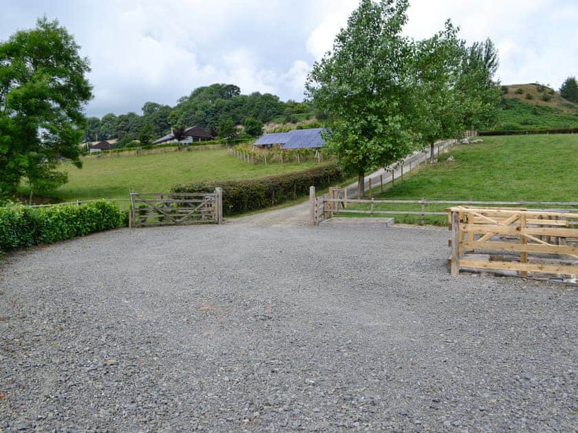Driveway and parking | River Cottage - Mill Farm Holiday Cottages, Heyope, near Knighton