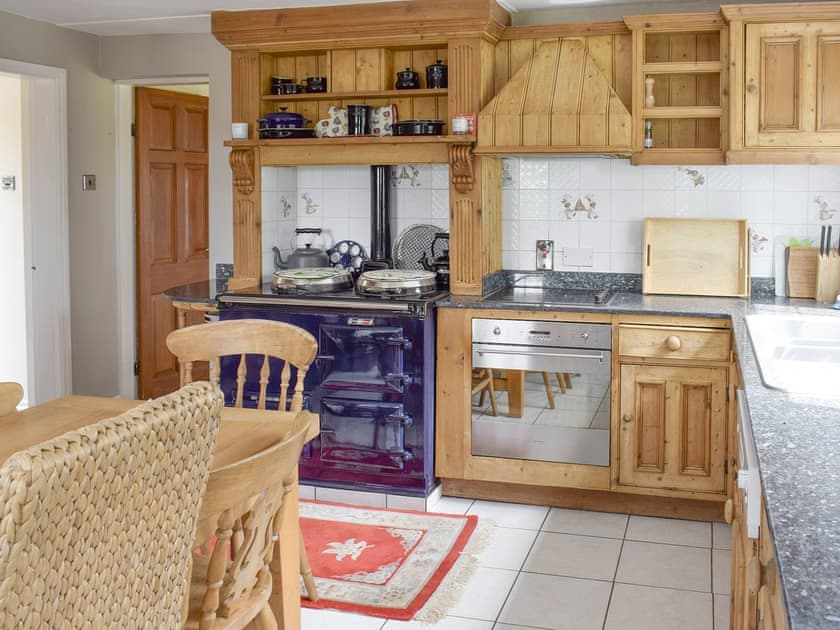 Well-equipped kitchen with dining area | Glebe Farm Cottage, Hornby