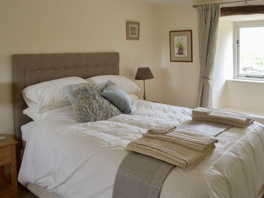 Kingsize double bedroom | Brow View Cottage, Ravenstonedale, near Kirkby Stephen