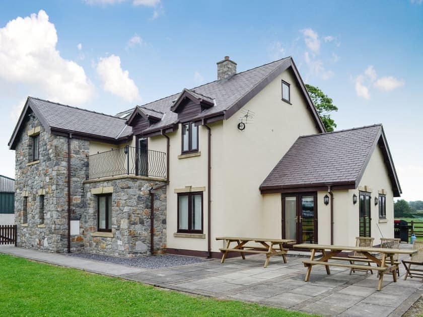 Lovely holiday farmhouse | Groes Faen-Bach Farmhouse, Babell near Holywell, Flintshire