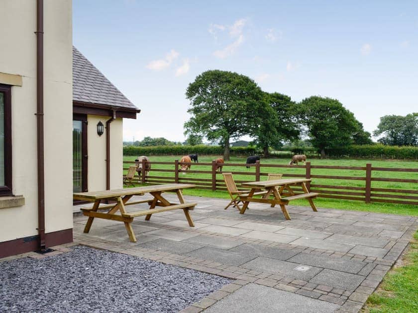 Sitting out area | Groes Faen-Bach Farmhouse, Babell near Holywell, Flintshire
