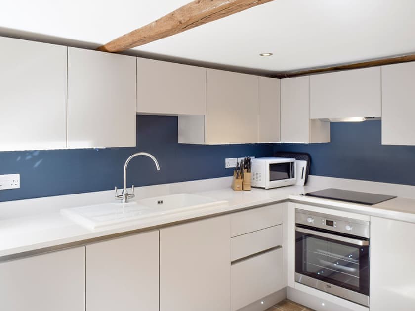 Well-equipped fitted kitchen | Windy Nook, Pooley Bridge