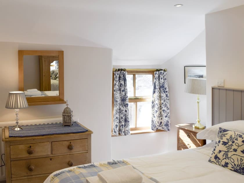 Relaxing double bedroom | Windy Nook, Pooley Bridge