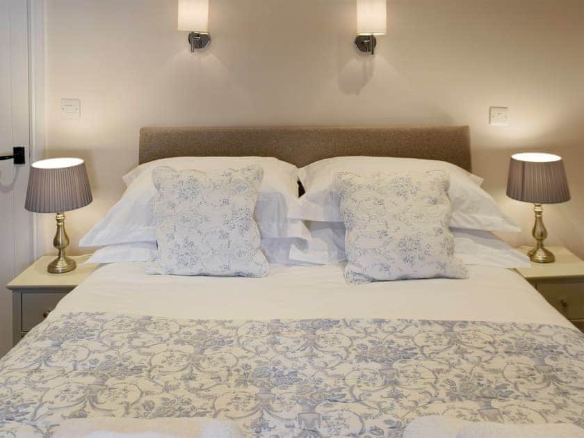 Comfortable double bedroom | Windy Nook, Pooley Bridge