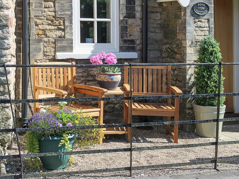 Sitting-out-area | Pond View Cottage, Brantingham, near Beverley