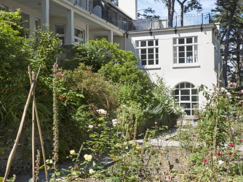 Set in its own mature grounds  | Ringrone 3, Salcombe