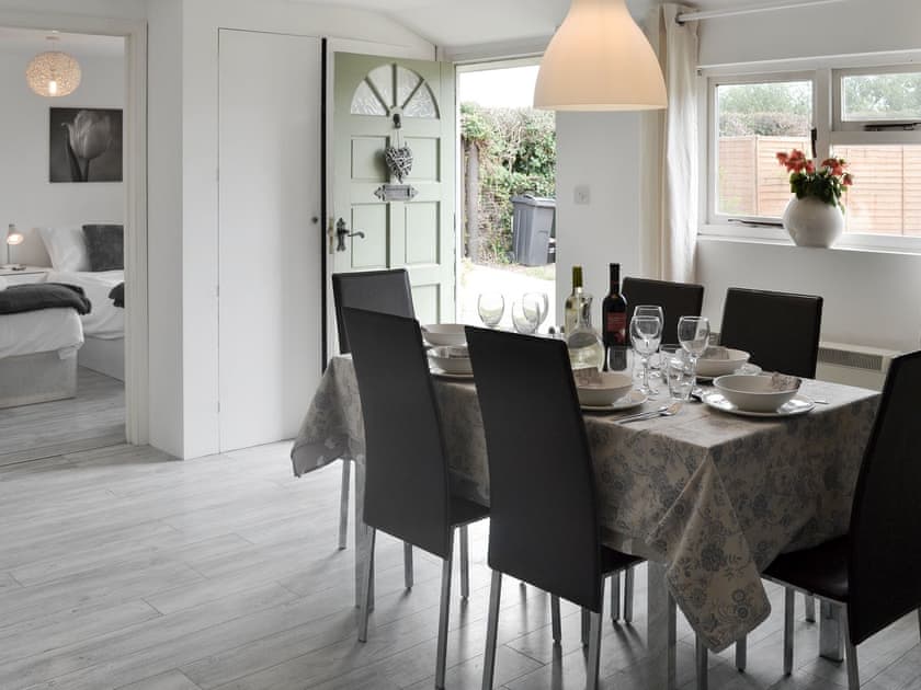 Beautifully presented dining area | The Chicken Shed - Dynes Farm, Bilsington, near Ashford