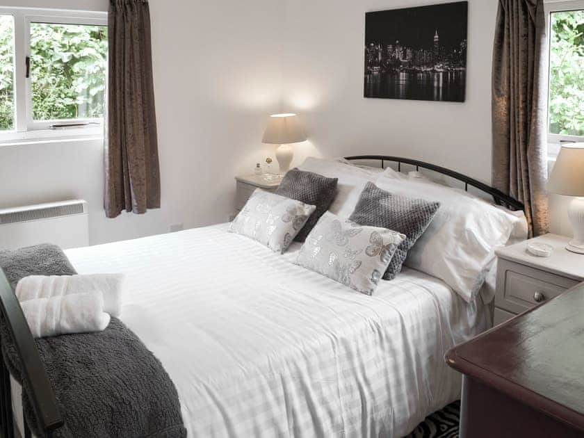 Stylishly furnished bedroom | The Chicken Shed - Dynes Farm, Bilsington, near Ashford