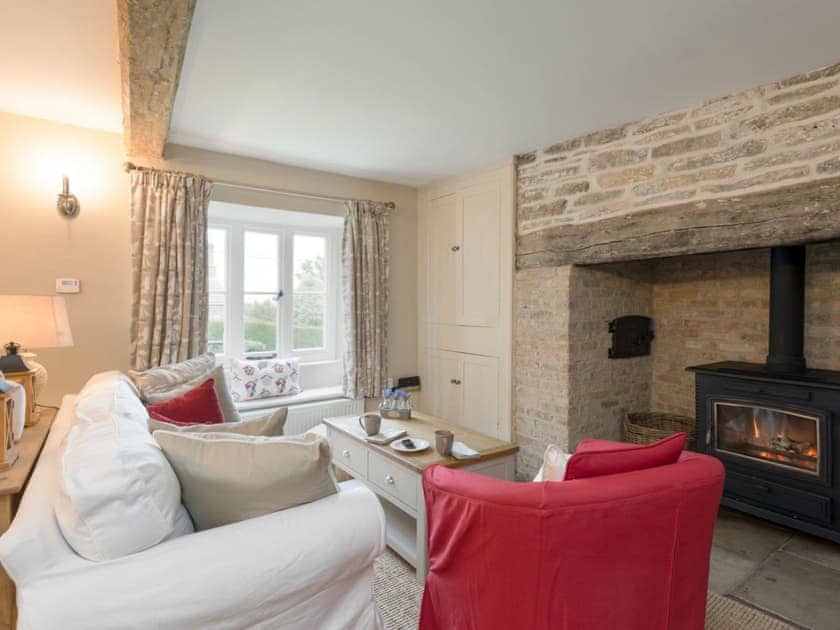 Pretty, comfortable and cosy living/ dining room | Sweet Pea Cottage, Kingston, near Corfe Castle