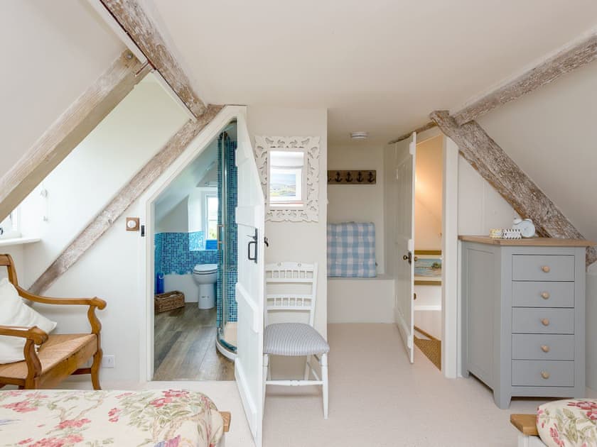 Spacious twin bedroom, with character | Sweet Pea Cottage, Kingston, near Corfe Castle