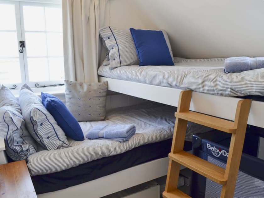 Bedroom with twin cabin beds | Cottage By The Quay, Lymington
